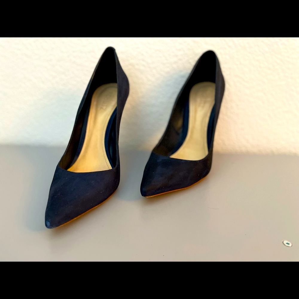 Shutz navy pumps